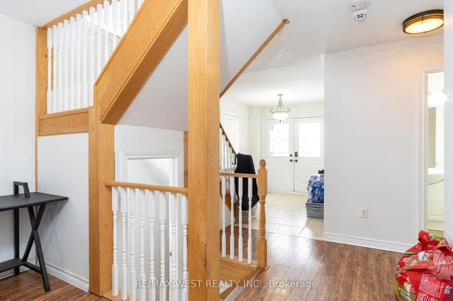 74 Gore Dr, House detached with 3 bedrooms, 4 bathrooms and 4 parking in Barrie ON | Image 6