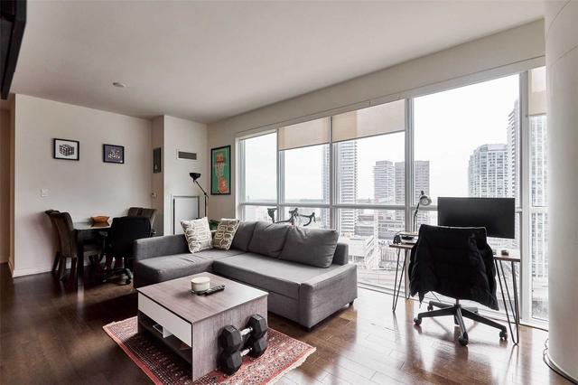 1802 - 1 The Esplanade Dr, Condo with 2 bedrooms, 2 bathrooms and 1 parking in Toronto ON | Image 3