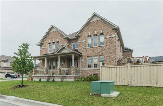 1306 Blencowe Cres, House detached with 4 bedrooms, 3 bathrooms and 4 parking in Newmarket ON | Image 2