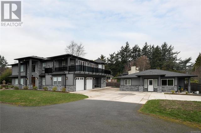 4580 Bonnieview Pl, House detached with 9 bedrooms, 8 bathrooms and 5 parking in Saanich BC | Image 3