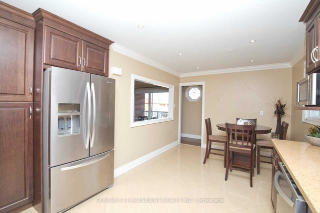 36 Prouse Dr, House semidetached with 3 bedrooms, 1 bathrooms and 1 parking in Brampton ON | Image 2