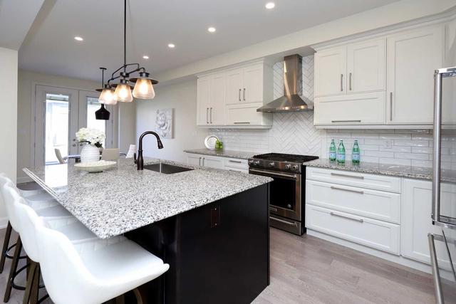 287 Harold Dent Tr, House detached with 4 bedrooms, 5 bathrooms and 2 parking in Oakville ON | Image 7
