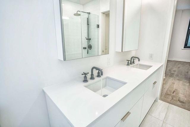 201 - 22 Lombard St, Condo with 2 bedrooms, 2 bathrooms and 0 parking in Toronto ON | Image 11