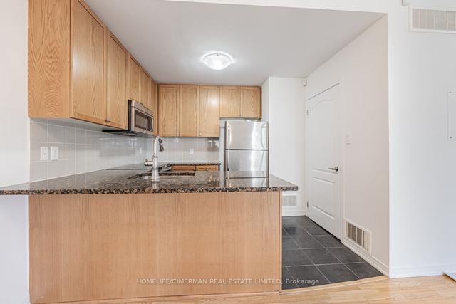 th3 - 21 Coneflower Cres, Townhouse with 3 bedrooms, 3 bathrooms and 2 parking in Toronto ON | Image 5