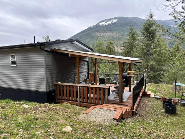 4248 Ross Spur Road, House detached with 2 bedrooms, 2 bathrooms and 5 parking in Central Kootenay G BC | Image 4