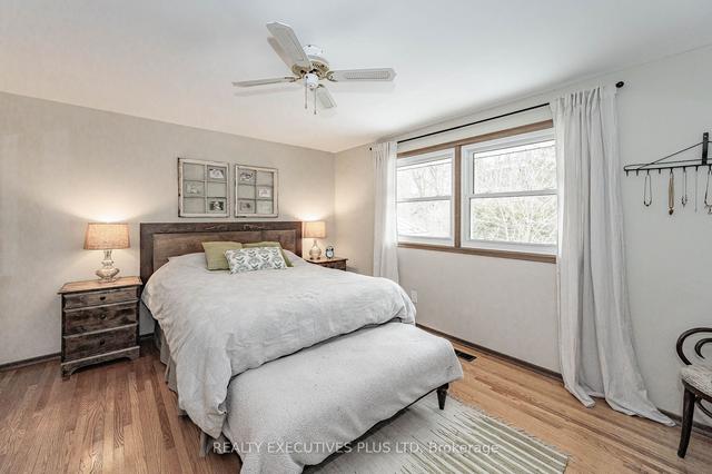 22 Cedar St, House detached with 3 bedrooms, 2 bathrooms and 5 parking in Guelph ON | Image 10