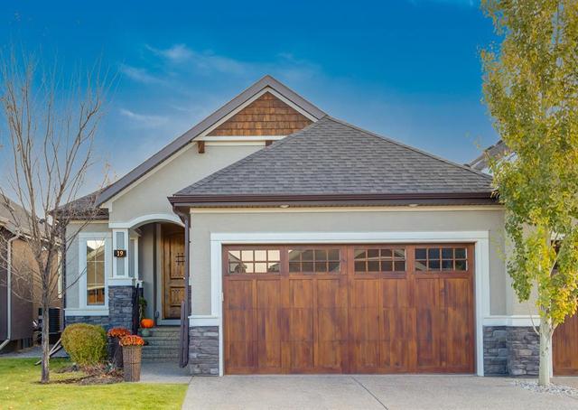 19 Cranbrook Landing Se, Home with 3 bedrooms, 2 bathrooms and 4 parking in Calgary AB | Image 9