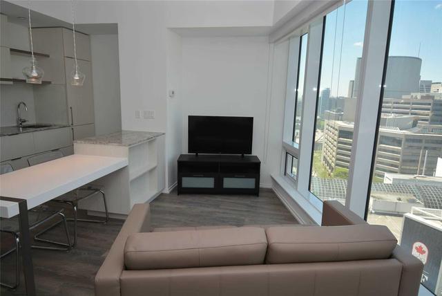 1513 - 197 Yonge St, Condo with 0 bedrooms, 1 bathrooms and null parking in Toronto ON | Image 9