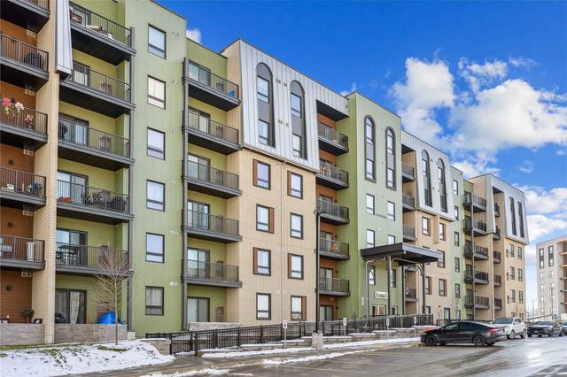413 - 5 Chef Lane, Condo with 3 bedrooms, 2 bathrooms and 2 parking in Barrie ON | Card Image