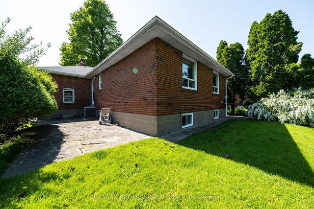 9 Placid Rd, House detached with 3 bedrooms, 2 bathrooms and 2 parking in Toronto ON | Image 25