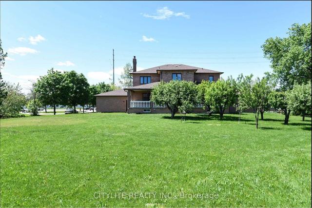 upper - 3863 Castlemore Rd, House detached with 4 bedrooms, 3 bathrooms and 5 parking in Brampton ON | Image 2