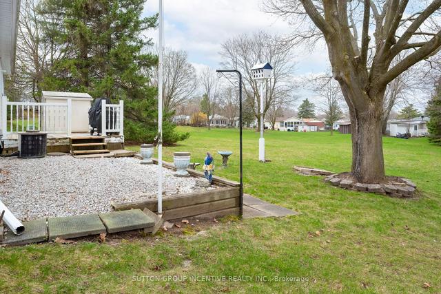 12 Pine Hill Court Crt, House detached with 2 bedrooms, 2 bathrooms and 2 parking in Innisfil ON | Image 15