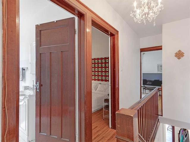 151 Bellwoods Ave, House semidetached with 3 bedrooms, 3 bathrooms and 2 parking in Toronto ON | Image 11