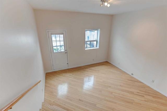 upper - 385 Dundas St E, Condo with 2 bedrooms, 1 bathrooms and 1 parking in Toronto ON | Image 14