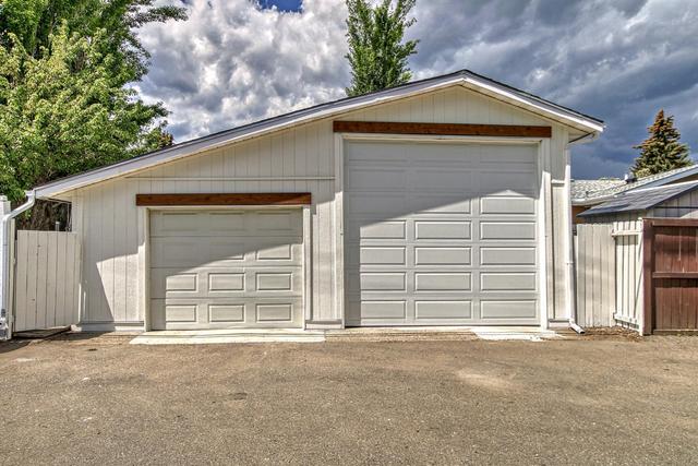 10408 2 Street Se, House detached with 5 bedrooms, 3 bathrooms and 4 parking in Calgary AB | Image 46