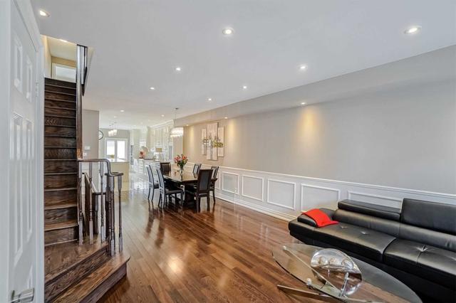 19 Estoril Terr, House detached with 3 bedrooms, 4 bathrooms and 2 parking in Toronto ON | Image 25