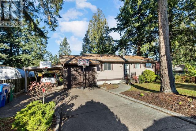 2582 Labieux Rd, House detached with 3 bedrooms, 2 bathrooms and 2 parking in Nanaimo BC | Image 2