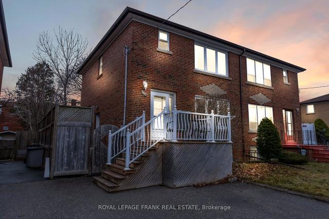 360 Windsor St, House semidetached with 3 bedrooms, 2 bathrooms and 2 parking in Oshawa ON | Image 1