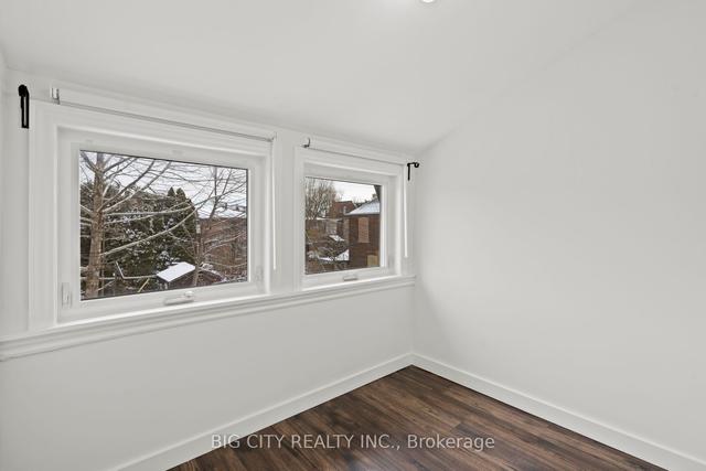 upper - 861a Dovercourt Rd, House semidetached with 4 bedrooms, 2 bathrooms and 0 parking in Toronto ON | Image 16