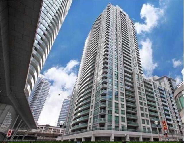 901 - 19 Grand Trunk Cres, Condo with 1 bedrooms, 1 bathrooms and 0 parking in Toronto ON | Image 1