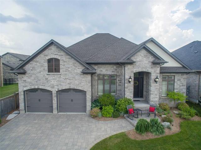 14 Langton Dr, House detached with 4 bedrooms, 3 bathrooms and 4 parking in Kitchener ON | Image 2