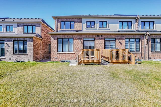 41 Laing Dr, House attached with 3 bedrooms, 4 bathrooms and 2 parking in Whitby ON | Image 8
