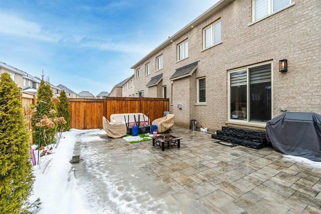 74 Villadown Tr, House semidetached with 3 bedrooms, 3 bathrooms and 3 parking in Brampton ON | Image 27