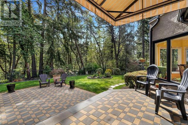 4533 Pheasantwood Terr, House detached with 3 bedrooms, 3 bathrooms and 6 parking in Saanich BC | Image 26