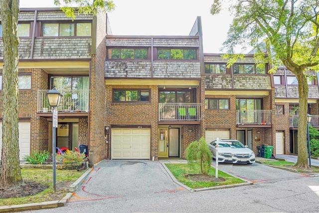 6 - 82 Castlebury Cres, Townhouse with 4 bedrooms, 2 bathrooms and 2 parking in Toronto ON | Image 1