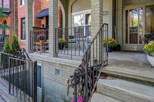 430 Euclid Ave, House semidetached with 6 bedrooms, 3 bathrooms and 2 parking in Toronto ON | Image 2