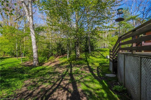 10261 Havenpark Court, House detached with 3 bedrooms, 2 bathrooms and null parking in Lambton Shores ON | Image 39