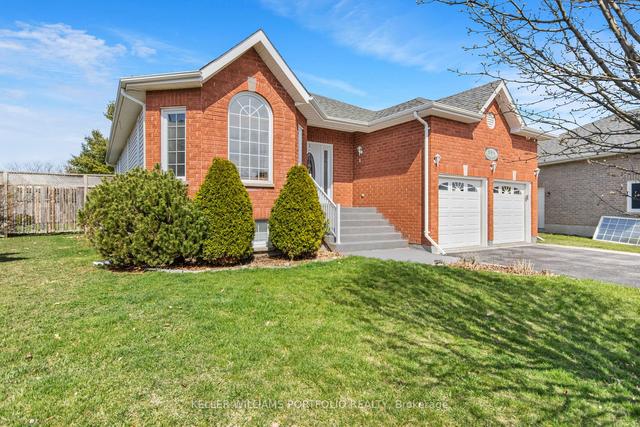 688 Chadwick Crt, House detached with 3 bedrooms, 2 bathrooms and 6 parking in Kingston ON | Image 12