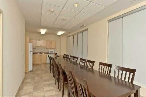 511 - 15450 Yonge St, Condo with 2 bedrooms, 2 bathrooms and 1 parking in Aurora ON | Image 17