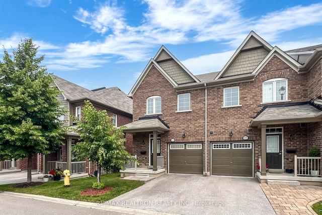 678 Wendy Culbert Cres, Townhouse with 3 bedrooms, 4 bathrooms and 2 parking in Newmarket ON | Image 12