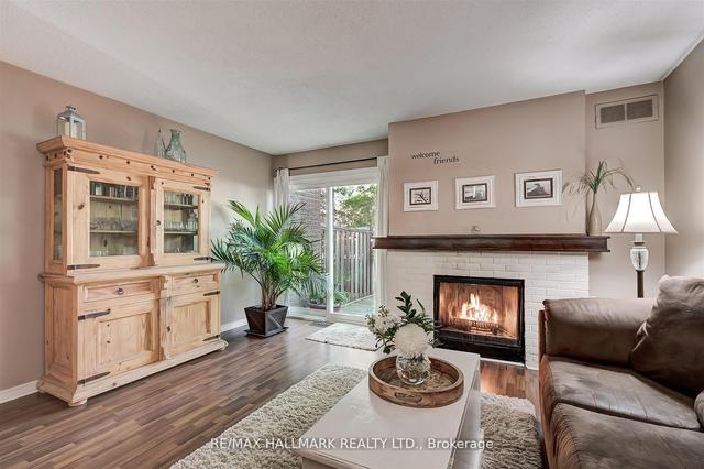 17 Dutch Myrtleway, Townhouse with 3 bedrooms, 4 bathrooms and 2 parking in Toronto ON | Image 3