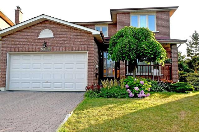 809 Buckingham Crt, House detached with 3 bedrooms, 3 bathrooms and 6 parking in Mississauga ON | Image 36