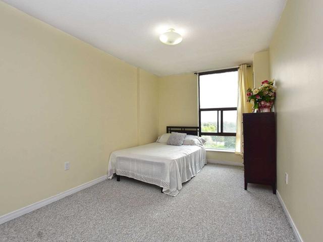 807 - 21 Knightsbridge Rd, Condo with 3 bedrooms, 1 bathrooms and 1 parking in Brampton ON | Image 7
