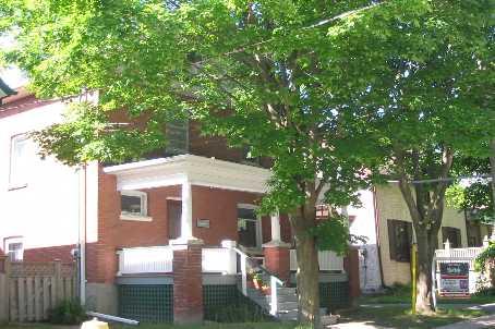 362 Park Ave, House detached with 4 bedrooms, 2 bathrooms and 1 parking in Newmarket ON | Image 1