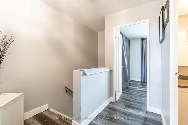 418 - 350 Quigley Rd, Condo with 3 bedrooms, 1 bathrooms and 1 parking in Hamilton ON | Image 10