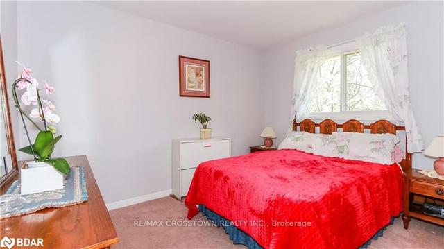 181 Little Ave, House detached with 3 bedrooms, 2 bathrooms and 5 parking in Barrie ON | Image 4