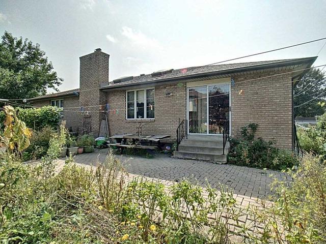 2950 Radisson Ave, House detached with 4 bedrooms, 3 bathrooms and 6 parking in Windsor ON | Image 7