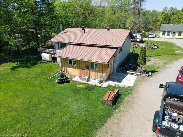 2444 Henderson Road, House detached with 3 bedrooms, 1 bathrooms and 6 parking in Central Frontenac ON | Image 40