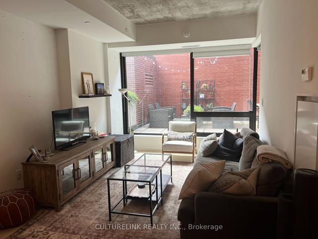 203 - 246 Logan Ave, Condo with 1 bedrooms, 1 bathrooms and 1 parking in Toronto ON | Image 5