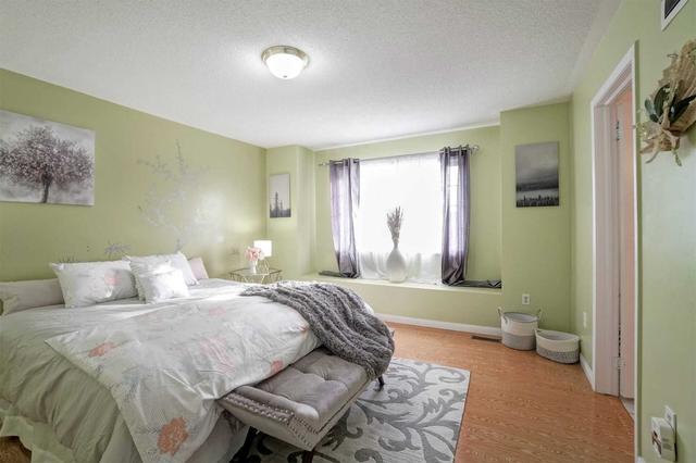 6 Sherbo Cres, House detached with 3 bedrooms, 3 bathrooms and 3 parking in Brampton ON | Image 13
