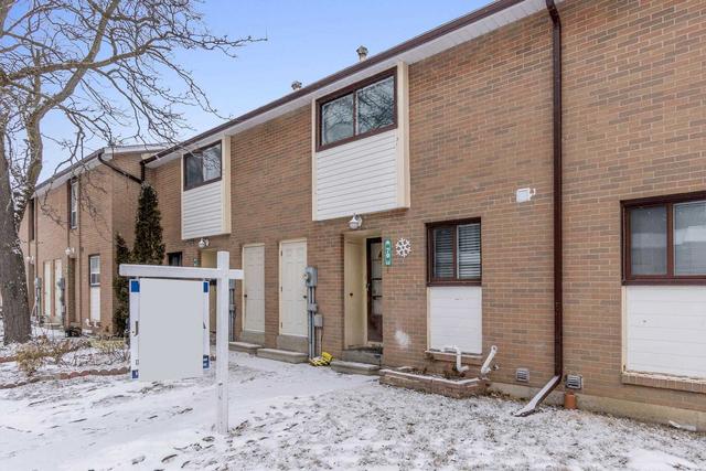 70 Fleetwood Cres, Townhouse with 3 bedrooms, 2 bathrooms and 1 parking in Brampton ON | Image 23
