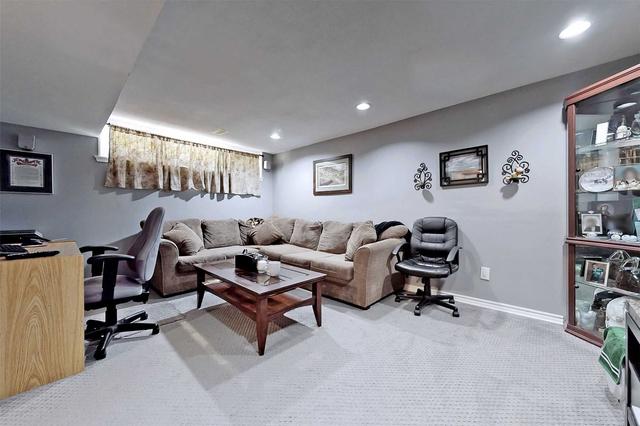 255 Zelda Cres, House semidetached with 2 bedrooms, 2 bathrooms and 4 parking in Richmond Hill ON | Image 9