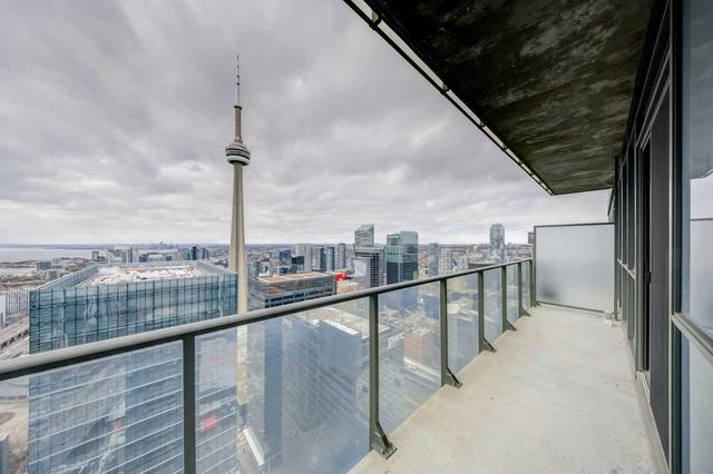 5201 - 65 Bremner Blvd, Condo with 3 bedrooms, 3 bathrooms and 1 parking in Toronto ON | Image 11