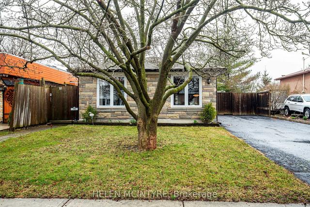 10 Humheller Rd, House detached with 2 bedrooms, 2 bathrooms and 5 parking in Toronto ON | Image 30