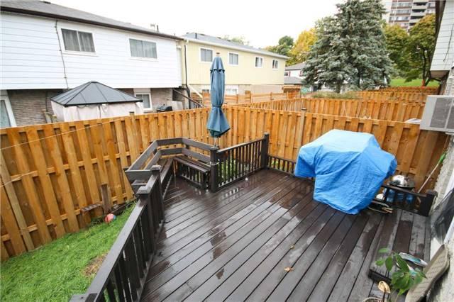 49 Candle Liteway Way, Townhouse with 3 bedrooms, 2 bathrooms and 1 parking in Toronto ON | Image 19