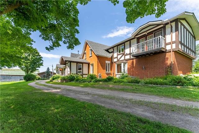 1235 Stafford Third Line, House detached with 5 bedrooms, 4 bathrooms and 6 parking in Laurentian Valley ON | Image 3